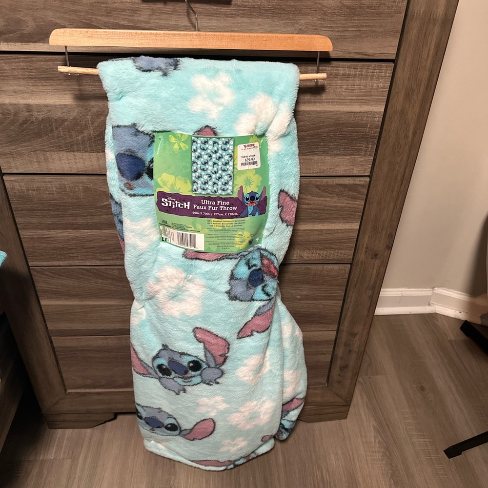 Love Stitch Blue and White Throw Blanket